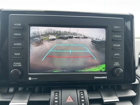 Used 2022 Toyota RAV4 XLE Premium image 23