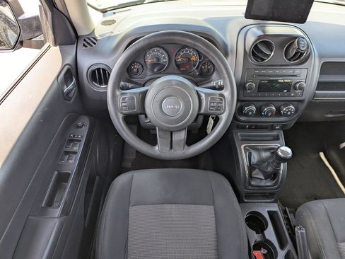 Used 2015 Jeep Patriot Sport w/ Power Value Group AWD/4WD image 25