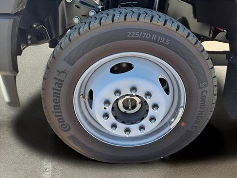 New 2025 Ford F550 4x4 Regular Cab Super Duty image 23
