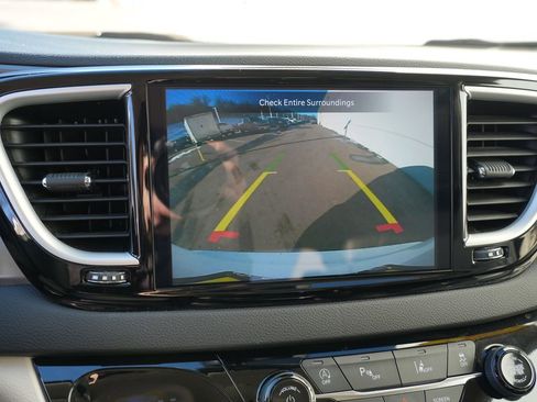 Used 2024 Chrysler Pacifica Touring-L image 34