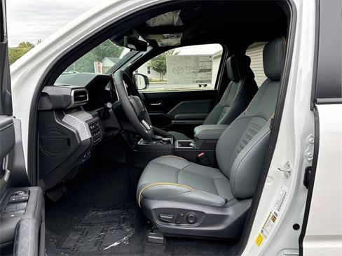 Certified 2025 Toyota Tacoma Trailhunter image 11