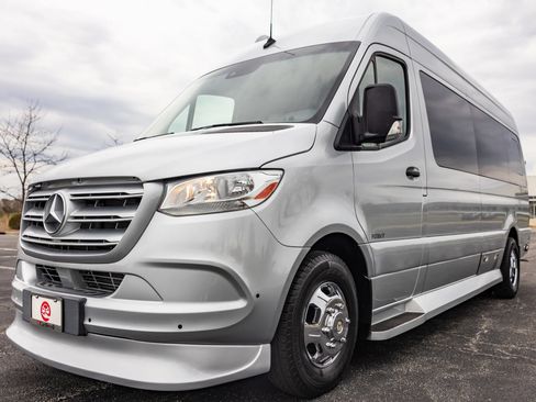 Used 2019 Mercedes-Benz Sprinter 170 w/ Premium Plus Package image 36