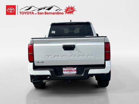 Certified 2025 Toyota Tacoma SR5 AWD/4WD image 4