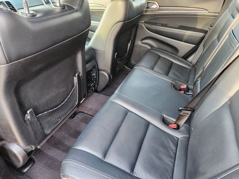 Used 2017 Jeep Grand Cherokee Limited image 35