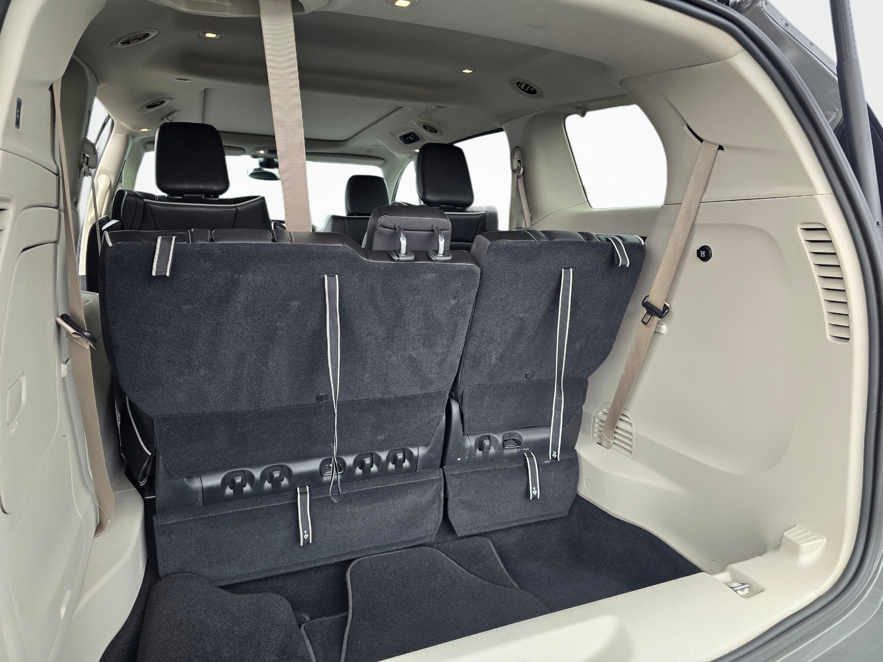Used 2022 Chrysler Pacifica Limited FWD image 18