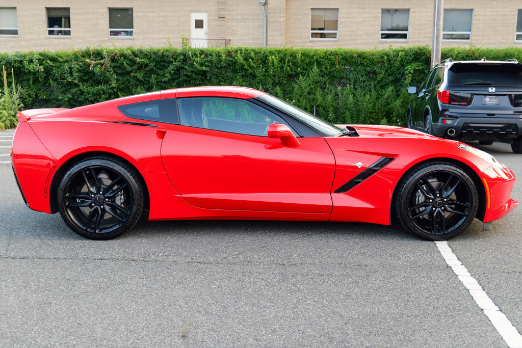 Used 2016 Chevrolet Corvette Stingray Coupe RWD image 8