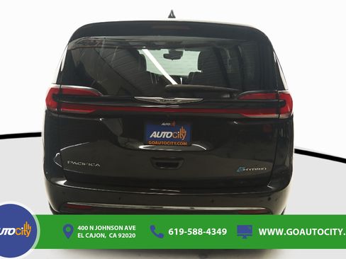 Used 2024 Chrysler Pacifica Limited FWD image 10
