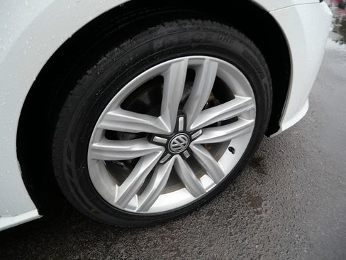 Used 2017 Volkswagen Passat 1.8T SE FWD image 39