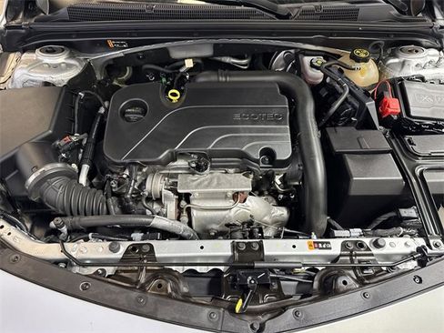Used 2022 Chevrolet Malibu LT image 28