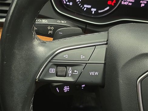 Used 2023 Audi Q5 2.0T Premium w/ Convenience Package image 17