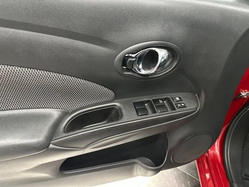 Used 2015 Nissan Versa SV FWD image 13