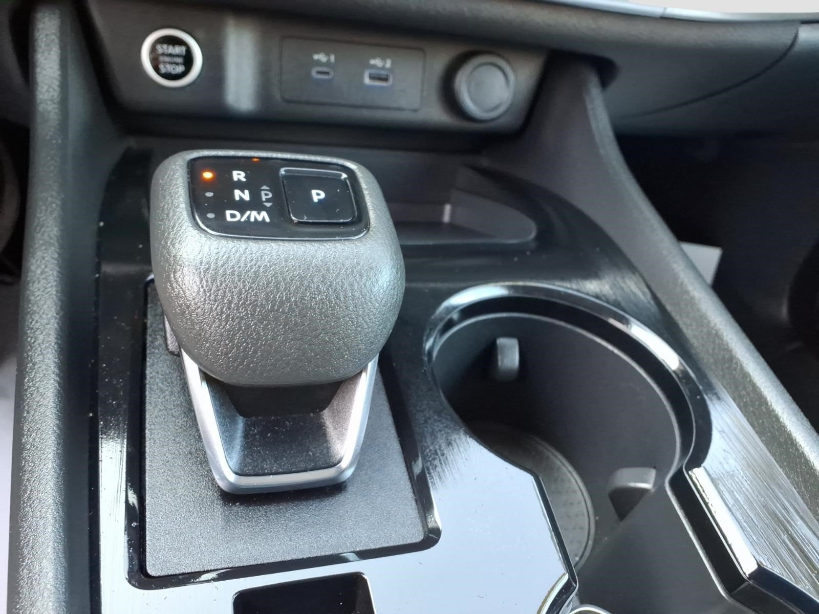 Used 2023 Nissan Rogue S AWD/4WD image 24
