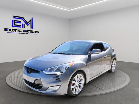 Used 2013 Hyundai Veloster w/ Style Pkg image 1