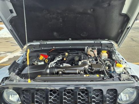 Used 2022 Jeep Gladiator Willys image 12