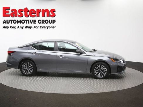 Used 2025 Nissan Altima 2.5 SV FWD image 45