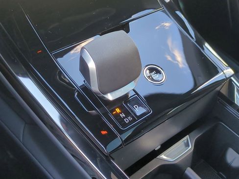 New 2025 Land Rover Range Rover Sport SE image 18