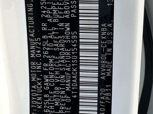 Used 2025 Toyota Camry LE image 33