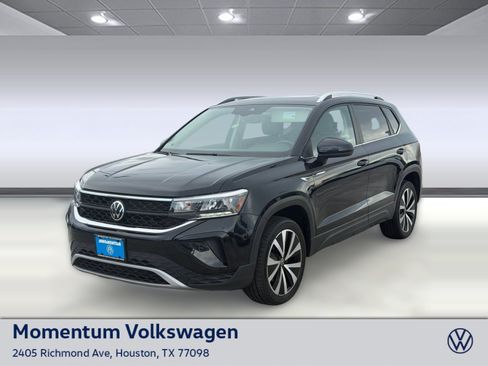 Used 2022 Volkswagen Taos SE FWD image 1