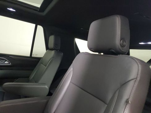 Used 2023 Chevrolet Tahoe Z71 w/ Luxury Package AWD/4WD image 12