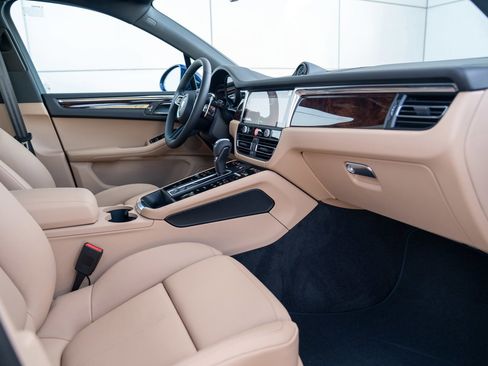 New 2026 Porsche Macan image 26