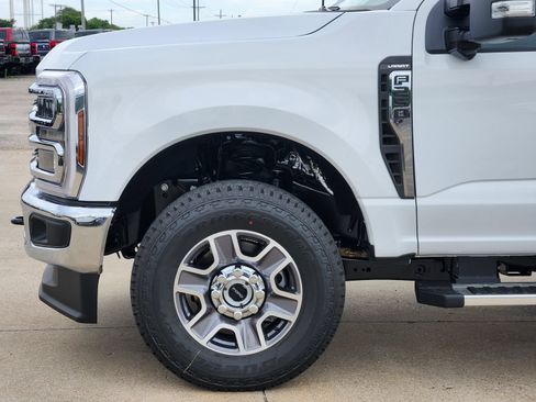 New 2026 Ford F250 Lariat w/ FX4 Off-Road Package AWD/4WD image 9