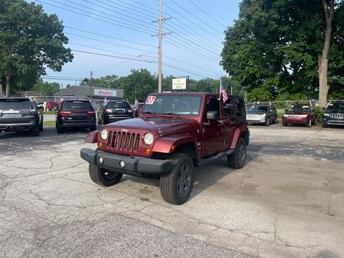 Used 2007 Jeep Wrangler Unlimited Sahara w/ Dual Top Group AWD/4WD image 1