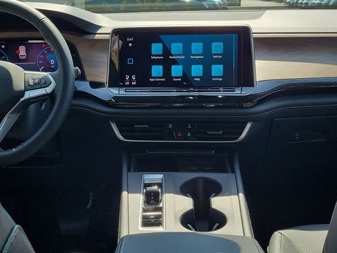 New 2026 Volkswagen Atlas SE image 12