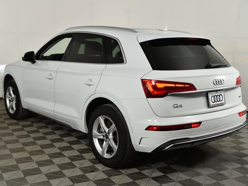 Certified 2023 Audi Q5 2.0T Premium w/ Convenience Package image 3