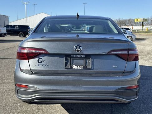 Used 2024 Volkswagen Jetta SE FWD image 5