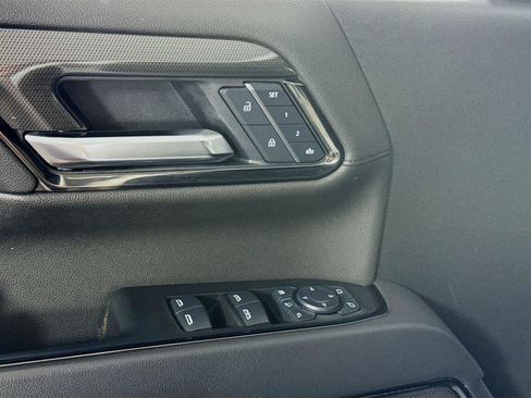 Used 2025 GMC Sierra 3500 AT4 w/ AT4 Premium Plus Package AWD/4WD image 12