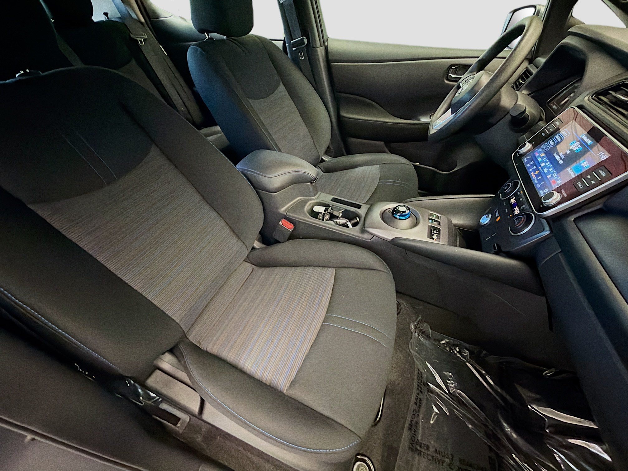 Used 2025 Nissan Leaf S FWD image 15