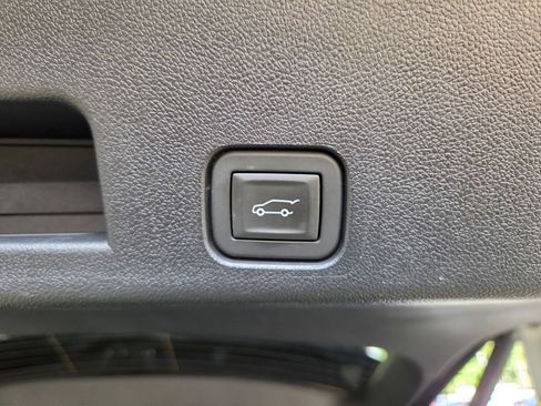 Used 2026 GMC Acadia Denali w/ LPO, Floor Liner Package AWD/4WD image 11