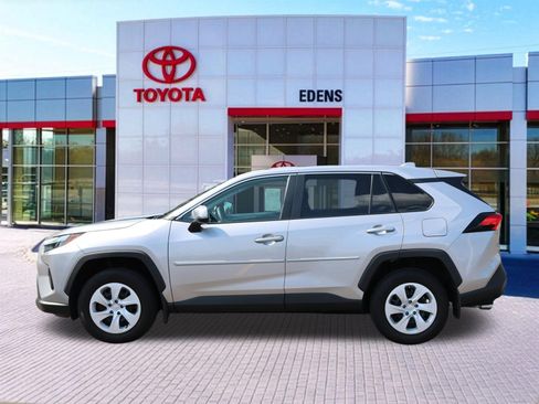 Used 2024 Toyota RAV4 LE AWD/4WD image 7
