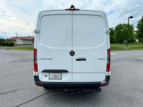 Used 2024 Mercedes-Benz Sprinter 2500 image 5