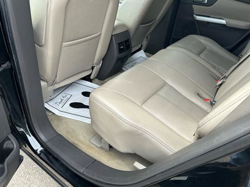 Used 2011 Ford Edge Limited w/ Driver Entry Pkg FWD image 9