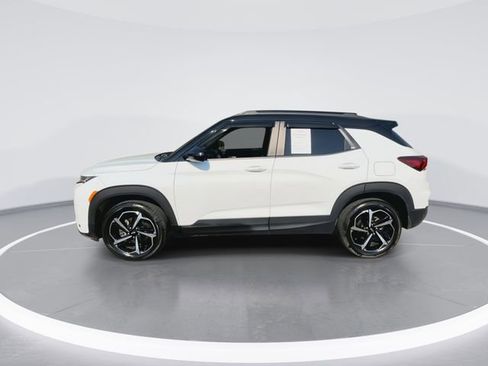 Used 2023 Chevrolet TrailBlazer RS w/ Sun and Liftgate Package image 7