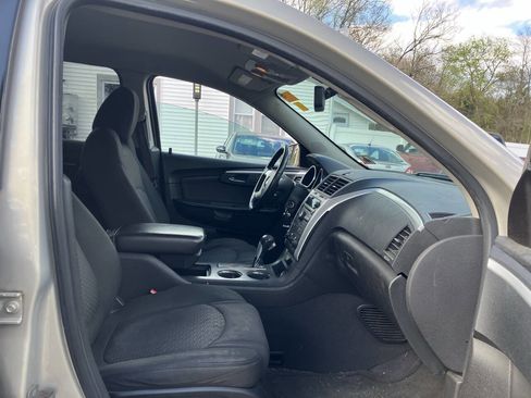 Used 2010 Chevrolet Traverse LT w/ Personal Connectivity Package image 10