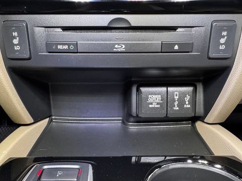 Used 2017 Honda Pilot Touring image 33