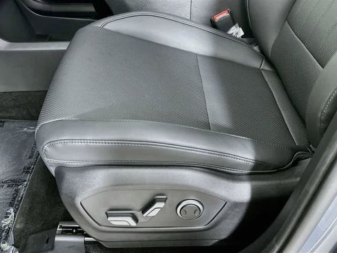Used 2025 Hyundai Santa Fe SEL FWD image 29
