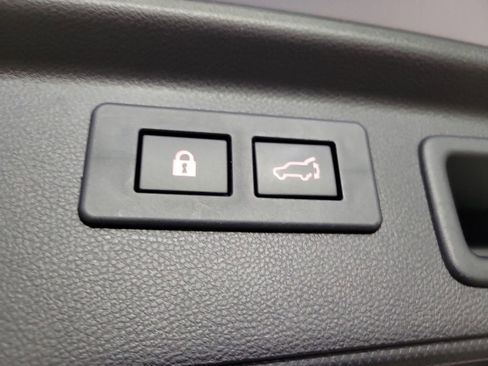 Used 2021 Subaru Forester Limited image 29