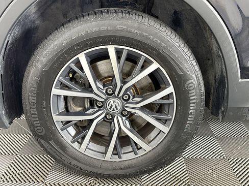 Used 2020 Volkswagen Tiguan SE w/ Panoramic Sunroof Package FWD image 37