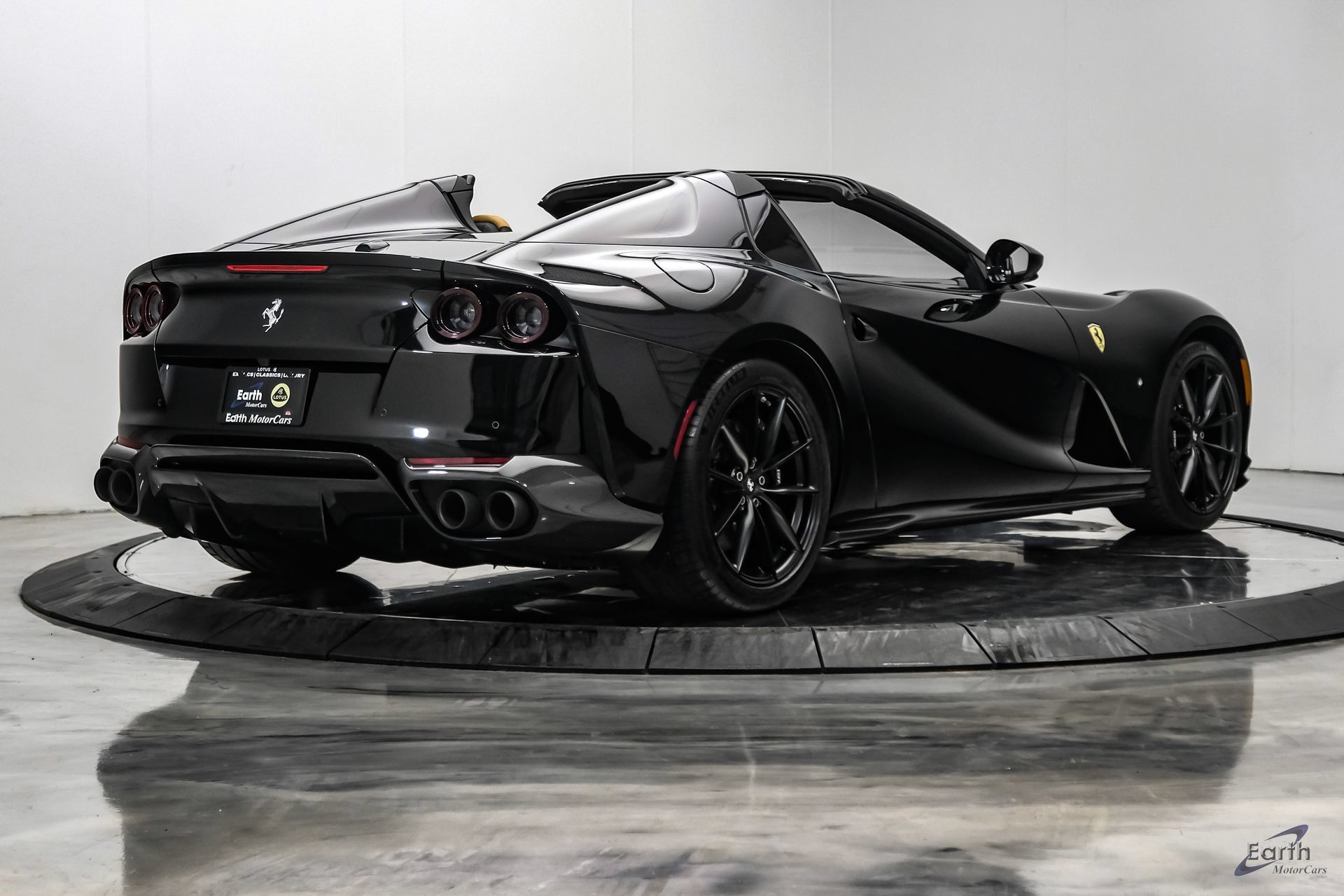 Used 2022 Ferrari 812 GTS RWD image 21