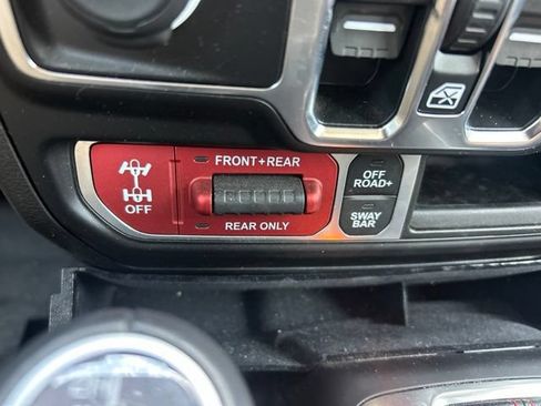 Used 2022 Jeep Gladiator Rubicon w/ Trailer Tow Package AWD/4WD image 24