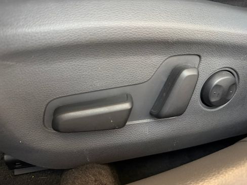 Used 2019 Hyundai Ioniq Limited FWD image 12