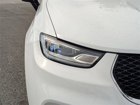 New 2026 Chrysler Pacifica Limited image 10