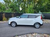 Used 2021 Kia Soul LX image 2