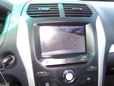 Used 2013 Ford Explorer XLT FWD image 55