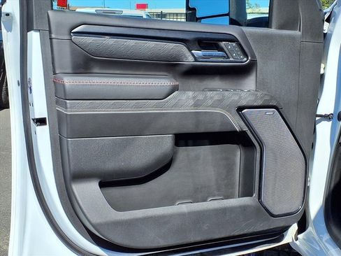 Used 2024 GMC Sierra 2500 AT4X w/ AT4X AEV Edition image 31