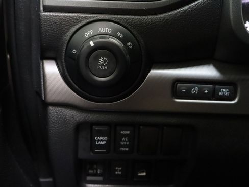 Used 2022 Nissan Titan PRO-4X w/ Pro-4x Convenience Package image 27