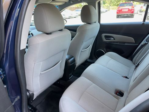 Used 2011 Chevrolet Cruze Eco image 16